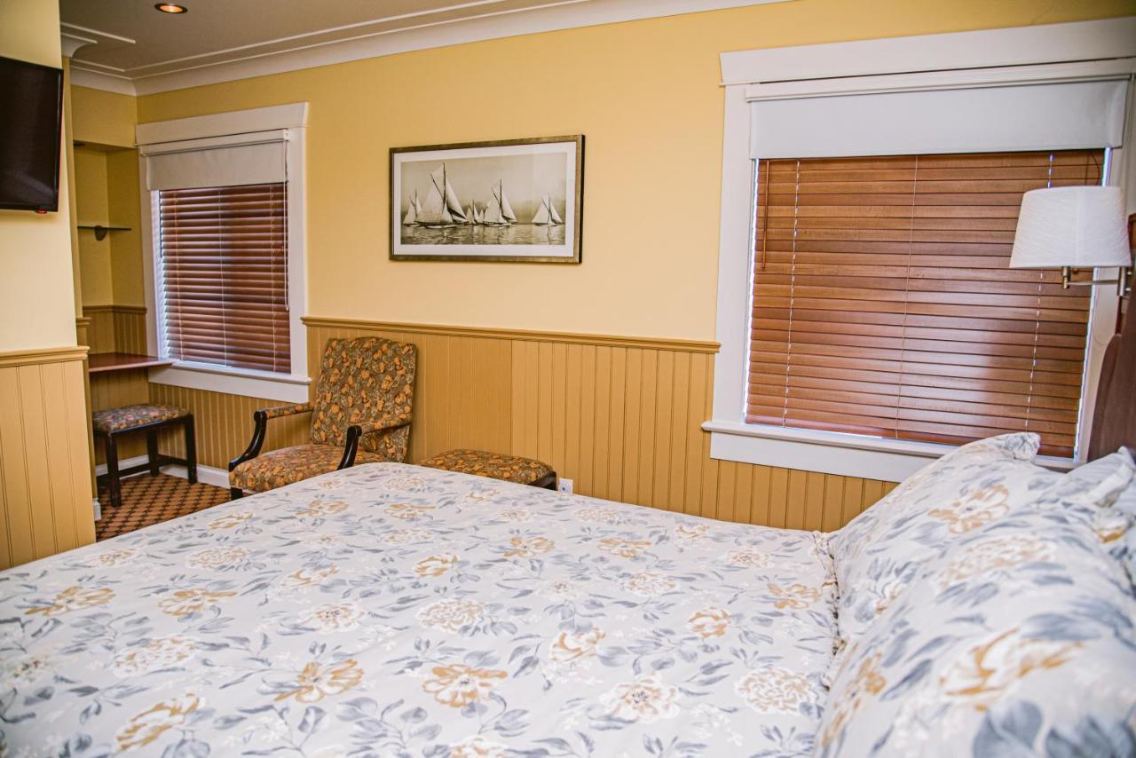 Salt Spring Inn Ganges Extérieur photo