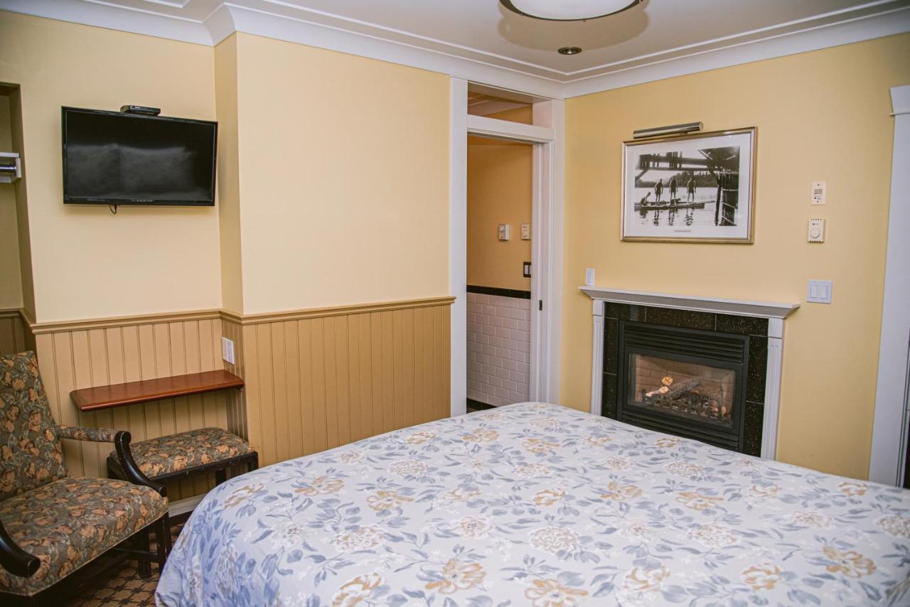 Salt Spring Inn Ganges Extérieur photo