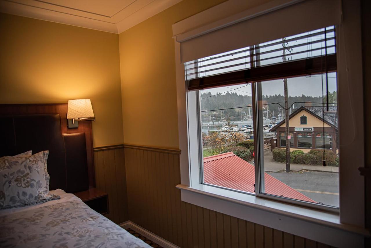 Salt Spring Inn Ganges Extérieur photo