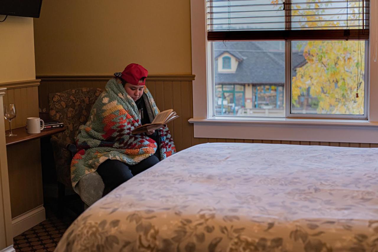 Salt Spring Inn Ganges Extérieur photo